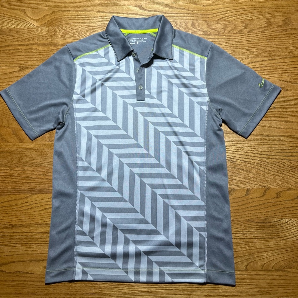 Men's Gray Athletic Polo Shirt with Chevron Pattern Size Small
